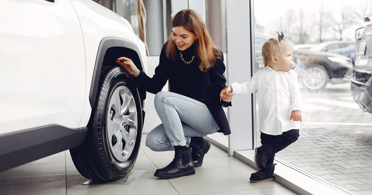 How to Contact a Vehicle Owner to Pay a Balance Owed